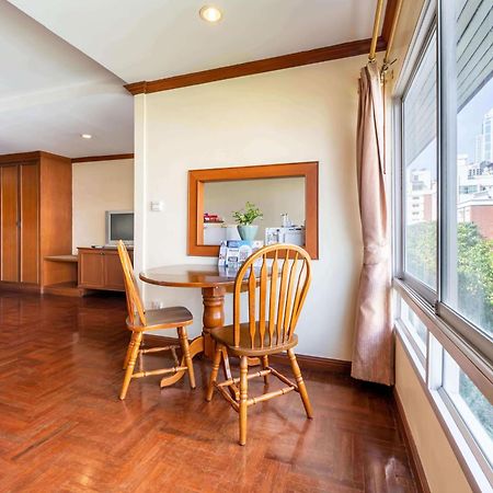 Nana Family Hotel Bangkok Bagian luar foto