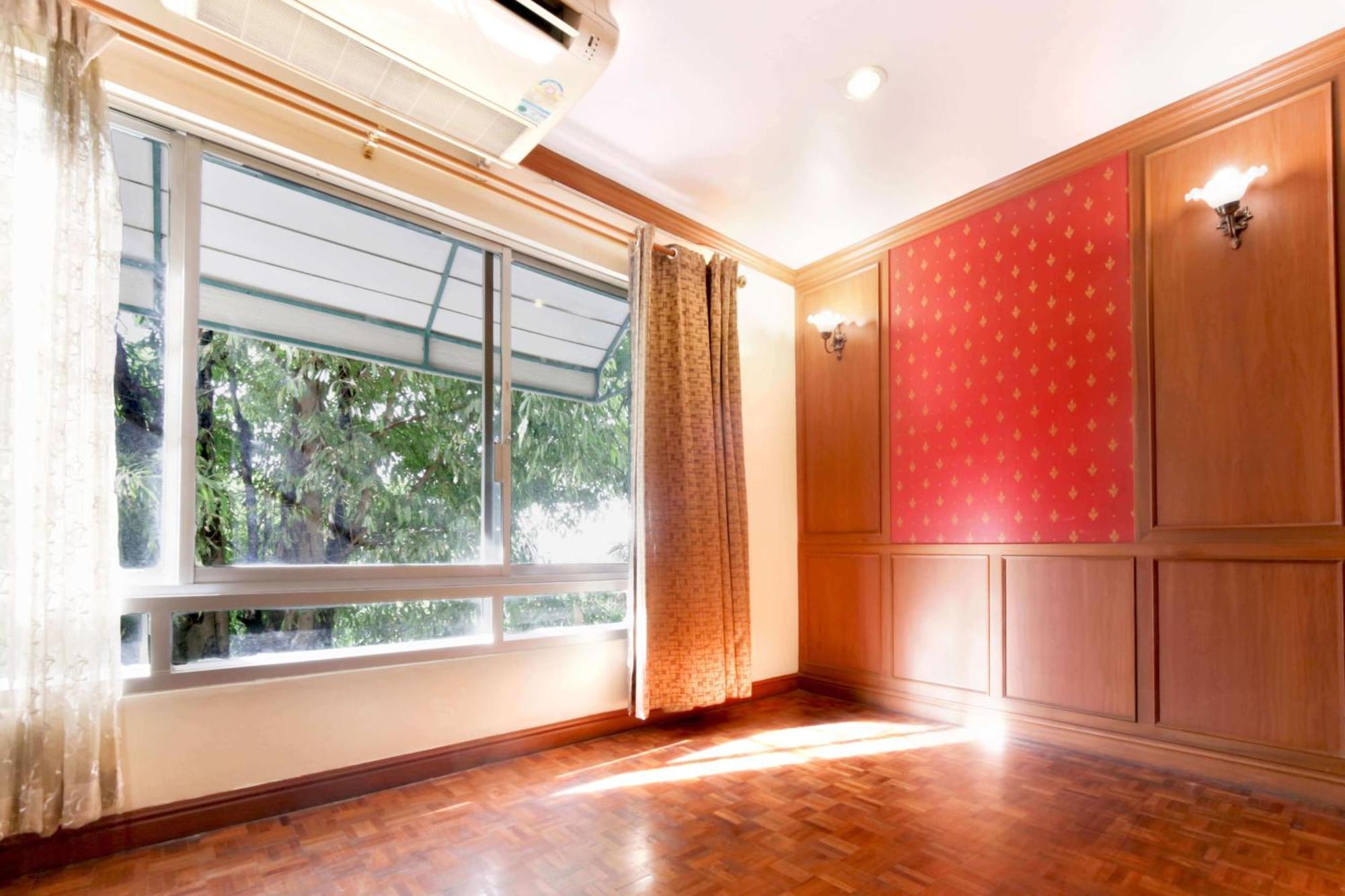 Nana Family Hotel Bangkok Bagian luar foto